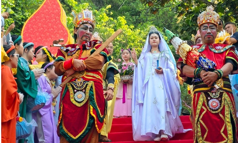  Lễ hội Quán Thế Âm - kết nối di sản với phát triển du lịch bền vững
