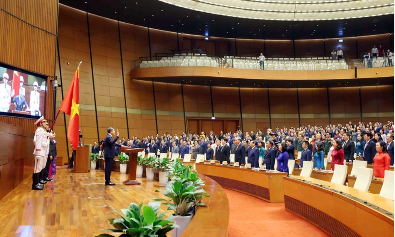  Thủ tướng Lê Minh Hưng thực hiện nghi lễ tuyên thệ nhậm chức