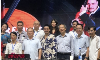 Phát thanh trực tiếp: Phép thử năng lực người làm báo nói trong thời đại số hóa