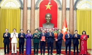 Tổng Bí thư, Chủ tịch nước trao Quyết định bổ nhiệm các thành viên Chính phủ