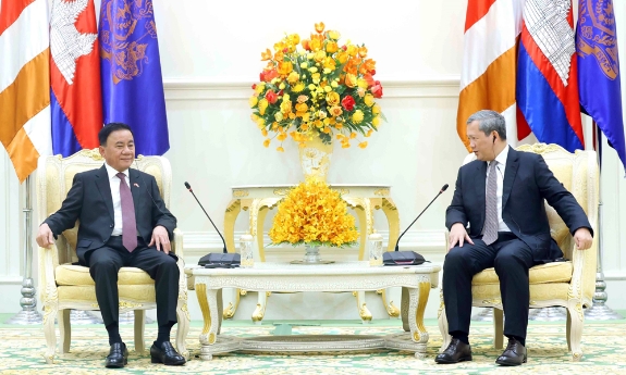 Thường trực Ban Bí thư Trần Cẩm Tú hội kiến Thủ tướng Campuchia Hun Manet