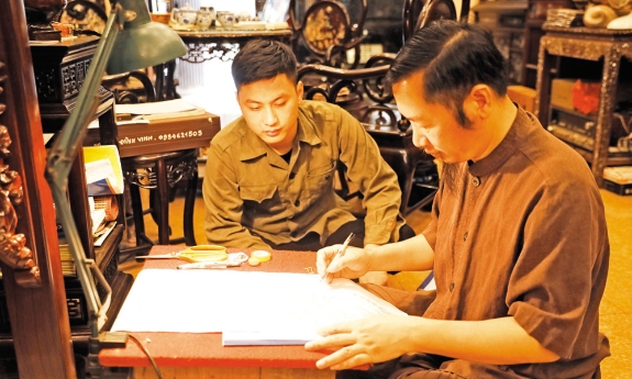 Hồn Việt trong tranh khảm của nghệ nhân Nguyễn Đình Vinh