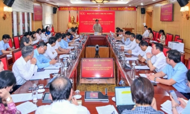  Lấy ý kiến vào dự thảo Quy định của Ban Bí thư về kết nạp học sinh, sinh viên vào Đảng