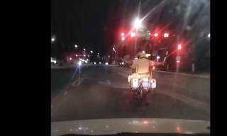 Cảnh sát giao thông kịp thời đưa bé trai nguy kịch đi cấp cứu
