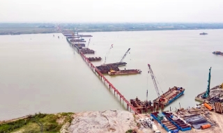 Hà Nội: Tăng tốc thi công 7 cây cầu vượt nghìn tỷ bắc qua sông Hồng
