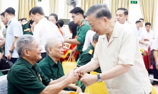 Tổng Bí thư, Chủ tịch nước: Tiếp tục rà soát, giải quyết đầy đủ chính sách đối với người có công và thân nhân