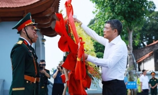 Thủ tướng Lê Minh Hưng tri ân các Anh hùng liệt sỹ tại tỉnh Lạng Sơn