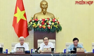 Hoàn thiện cơ chế điều tiết, thúc đẩy thị trường bất động sản phát triển lành mạnh