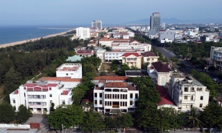 Bộ Chính trị: Thống kê toàn bộ trụ sở, nhà đất dôi dư sau sáp nhập