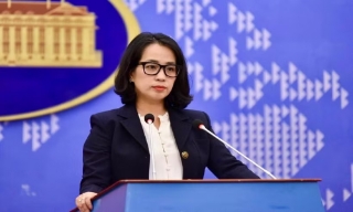 48 thuyền viên tàu Khôi Nguyên 18 đã trở về đất liền an toàn