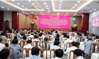Chuẩn hóa bộ nhận diện căn bệnh “ngồi im” của cán bộ, đảng viên