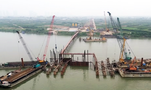 Thành phố Hà Nội siết tiến độ thi công 7 dự án cầu vượt sông Hồng