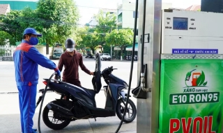 Giá xăng dầu đồng loạt điều chỉnh tăng, E10 có giá mới 27.087 đồng mỗi lít