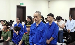 Xử phạt 12 bị cáo trong đường dây buôn lậu hơn 900 tỷ đồng qua biên giới