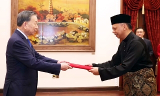 Tổng Bí thư, Chủ tịch nước Tô Lâm tiếp các Đại sứ Đặc mệnh toàn quyền các nước trình quốc thư