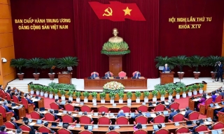 Ngày làm việc thứ hai Hội nghị lần thứ tư Ban Chấp hành Trung ương Đảng khóa XIV