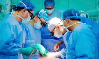 Ngày 21/10: Bộ trưởng Bộ Y tế, Bộ Nội vụ trình bày về nhiều dự án luật
