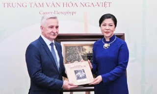 Khai trương Trung tâm Văn hóa Nga-Việt tại Saint-Petersburg
