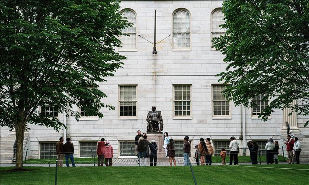  Đại học Harvard tuân thủ yêu cầu về hồ sơ lao động