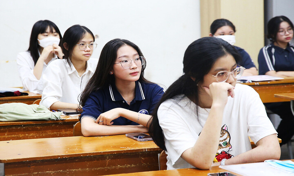  Bộ trưởng Bộ Giáo dục và Đào tạo phản hồi kiến nghị cho phép tổ chức dạy, học thêm tại trường