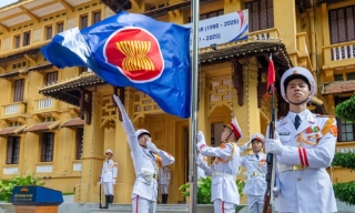 Lễ thượng cờ kỷ niệm 30 năm Việt Nam gia nhập ASEAN