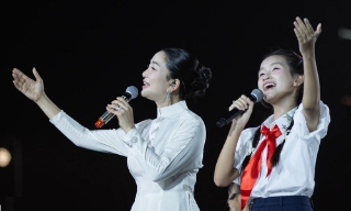 Giọng ca 13 tuổi “gây bão” tại sự kiện âm nhạc "Tổ quốc trong tim"