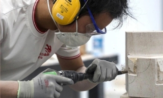 Thí sinh điểm cao ở Trung Quốc đổ xô vào trường nghề