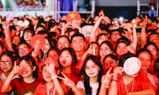 “Concert quốc gia” - khi giới trẻ yêu nhạc cách mạng