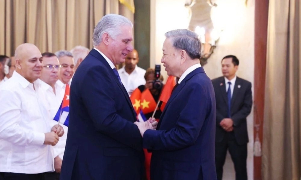  Chủ tịch Cuba cảm ơn sự giúp đỡ của người dân Việt Nam