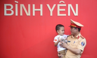Chương trình "Ngày hội bình yên" thu hút đông đảo người dân