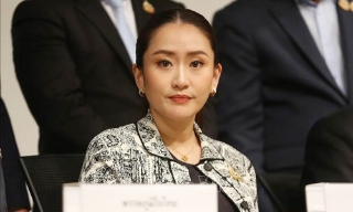 Thủ tướng Thái Lan bị đình chỉ Paetongtarn Shinawatra ra hầu tòa