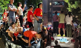 Cộng đồng mạng nhắn nhủ: "Đi xem diễu binh A80 đừng bỏ quên ý thức ở nhà"