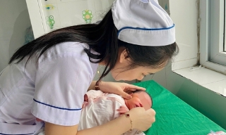  Những em bé "vượt" bão chào đời