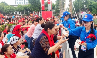 “Dải phân cách mềm” mang tên thanh niên tình nguyện