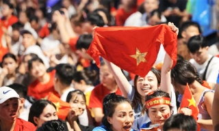 Hàng vạn trái tim chung nhịp đập, hướng về Quảng trường Ba Đình