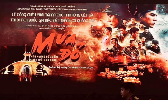 Công chiếu phim “Mưa đỏ” tri ân các Anh hùng liệt sĩ tại Thành cổ Quảng Trị