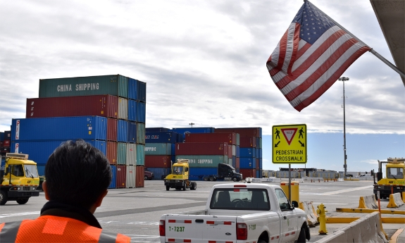 Tổng thống Trump ký sắc lệnh miễn trừ thuế quan cho một số quốc gia đã đạt thoả thuận