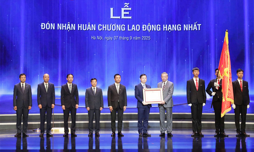  Tổng Bí thư Tô Lâm trao Huân chương Lao động hạng Nhất cho Đài Truyền hình Việt Nam