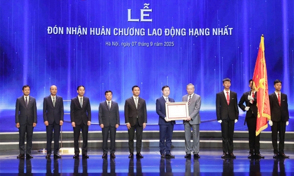 Tổng Bí thư Tô Lâm trao Huân chương Lao động hạng Nhất cho Đài Truyền hình Việt Nam