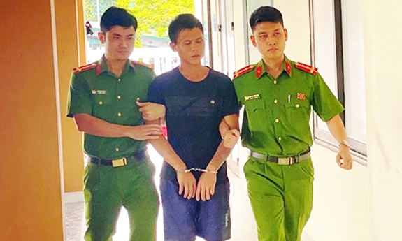 Bắt giữ đối tượng cầm dao chém Phó Trưởng Công an xã bị thương