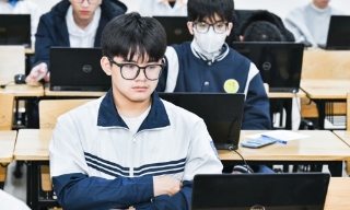 Chính phủ yêu cầu thi tốt nghiệp trung học phổ thông, thi đại học trên máy tính