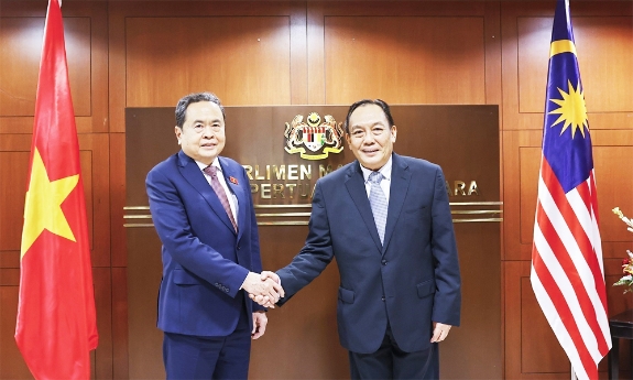 Chủ tịch Quốc hội Trần Thanh Mẫn hội đàm với Chủ tịch Thượng viện Malaysia