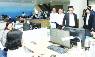 Hà Nội đưa dịch vụ công đến tận nhà dân bằng "văn phòng lưu động"
