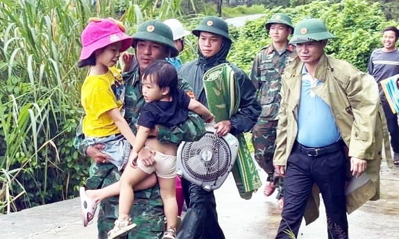Chỉ đạo của Thường trực Ban Bí thư về việc ứng phó bão số 10 (Bualoi)