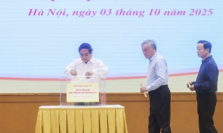 Thủ tướng và lãnh đạo Chính phủ quyên góp ủng hộ đồng bào bị thiệt hại do bão lũ