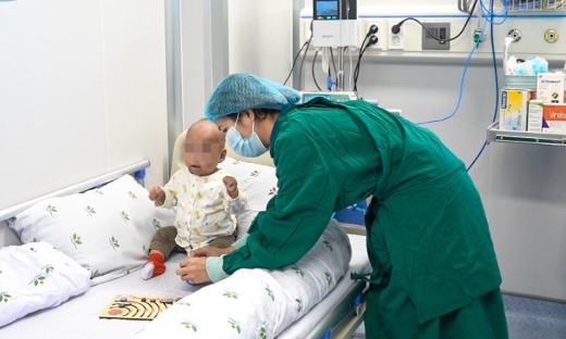 Hồi sinh sự sống cho bé gái mắc suy giảm miễn dịch nặng bằng ghép tế bào gốc