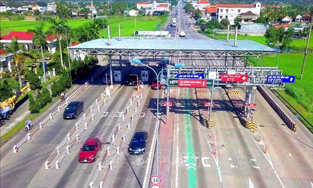  Miễn thu phí sử dụng dịch vụ đường bộ cho các đoàn xe cứu trợ bão, lũ