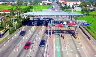 Miễn thu phí sử dụng dịch vụ đường bộ cho các đoàn xe cứu trợ bão, lũ