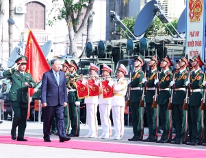  Tổng Bí thư: Xây dựng lực lượng vũ trang Quân khu 4 cách mạng, chính quy, tinh nhuệ, hiện đại