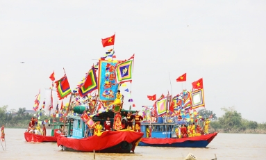  Hào hùng diễn xướng hội quân trên sông Lục Đầu